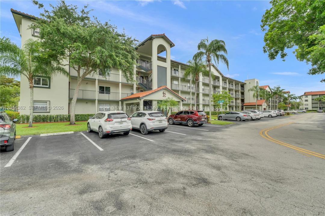 12900 SW 13th St 309E, Pembroke Pines, Florida 33027, Stati Uniti