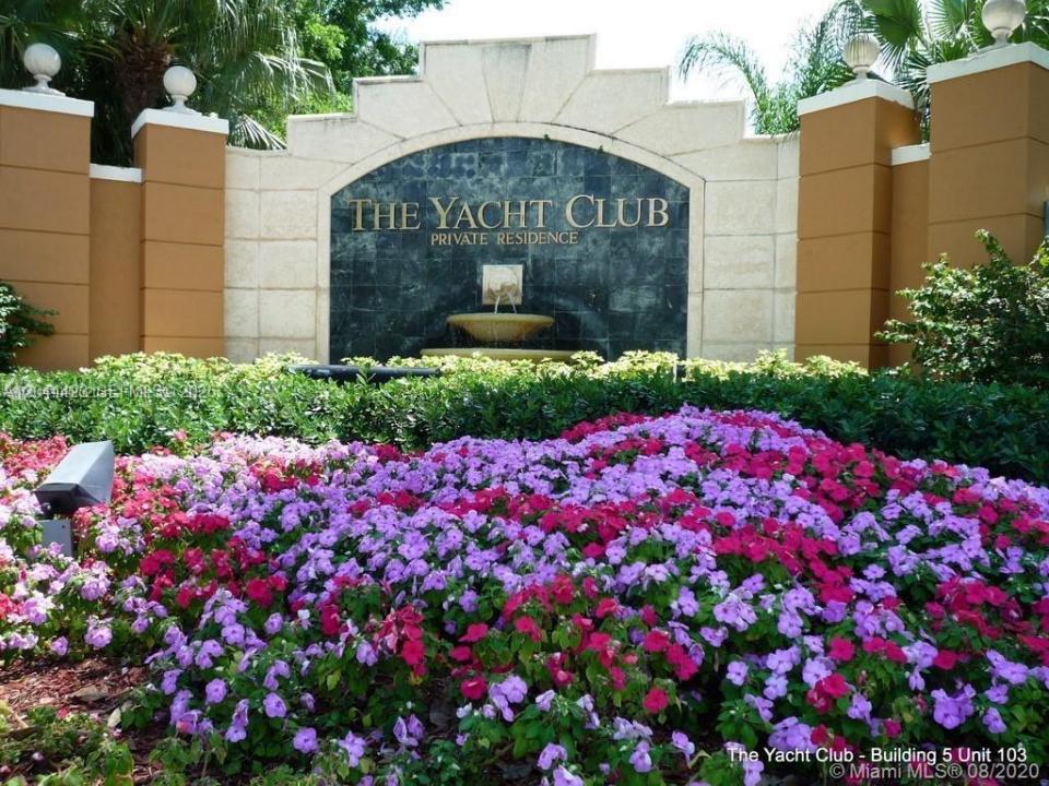 19501 E Country Club Dr 104, Aventura, Floride 33180, États-Unis