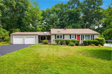 23 Alton Avenue, Cumberland, Rhode Island 02864, USA
