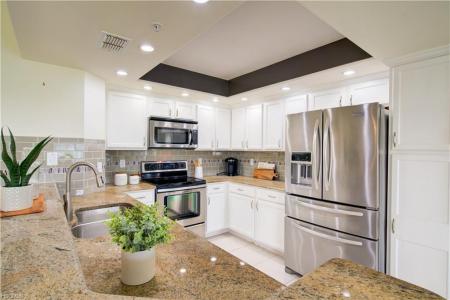 28044 Cavendish Court 5802, Bonita Springs, Florida 34135, USA