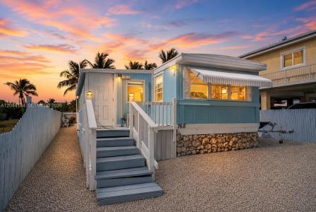 768 Michael Dr, Key Largo, Florida 33037, USA