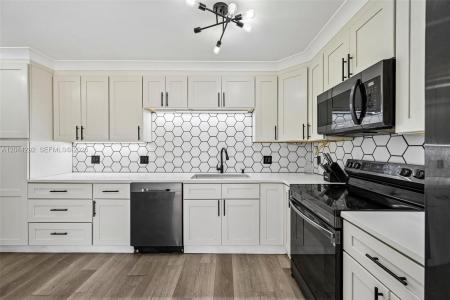 5016 50th Way, West Palm Beach, Florida 33409, USA