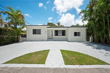 4220 SW 14th St 4220, Miami, Florida 33134, USA