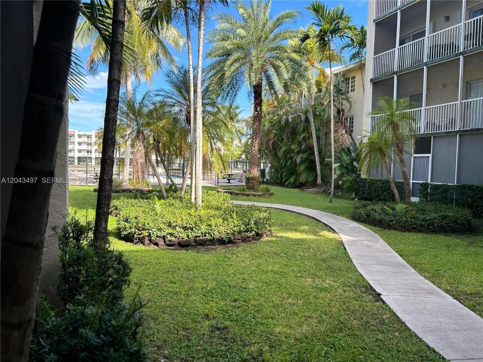 21121 SW 85th Ave 111, Cutler Bay, Florida 33189, USA