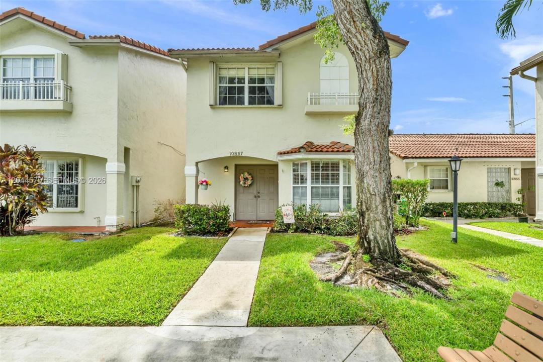 10857 NW 8th St, Pembroke Pines, Florida 33026, Stati Uniti