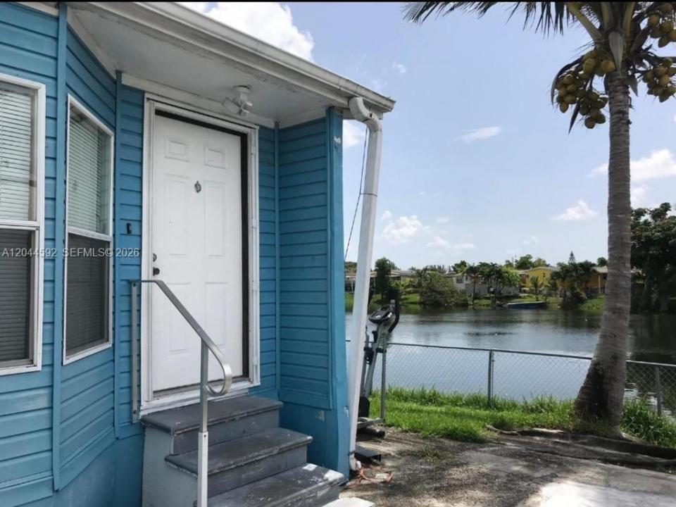 1233 SW 130 Ave 1233, Miami, Florida 33184, USA