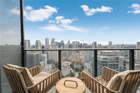 159 NE 6th St 4212, Miami, Florida 33132, USA