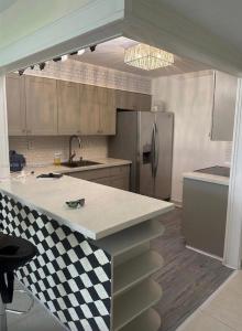 6900 Bay Dr 3H, Miami Beach, Florida 33141