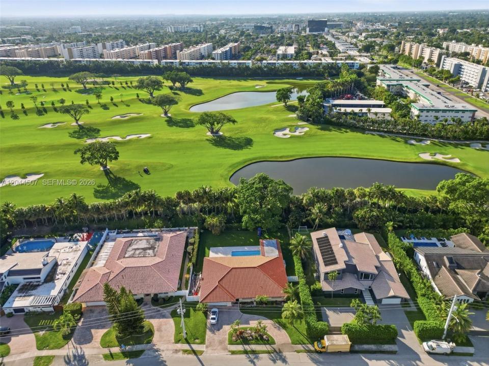 713 Diplomat Pkwy, Hallandale Beach, Flórida 33009, Estados Unidos