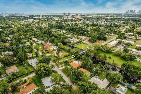 200 NW 86th St, El Portal, Flórida 33138, Estados Unidos