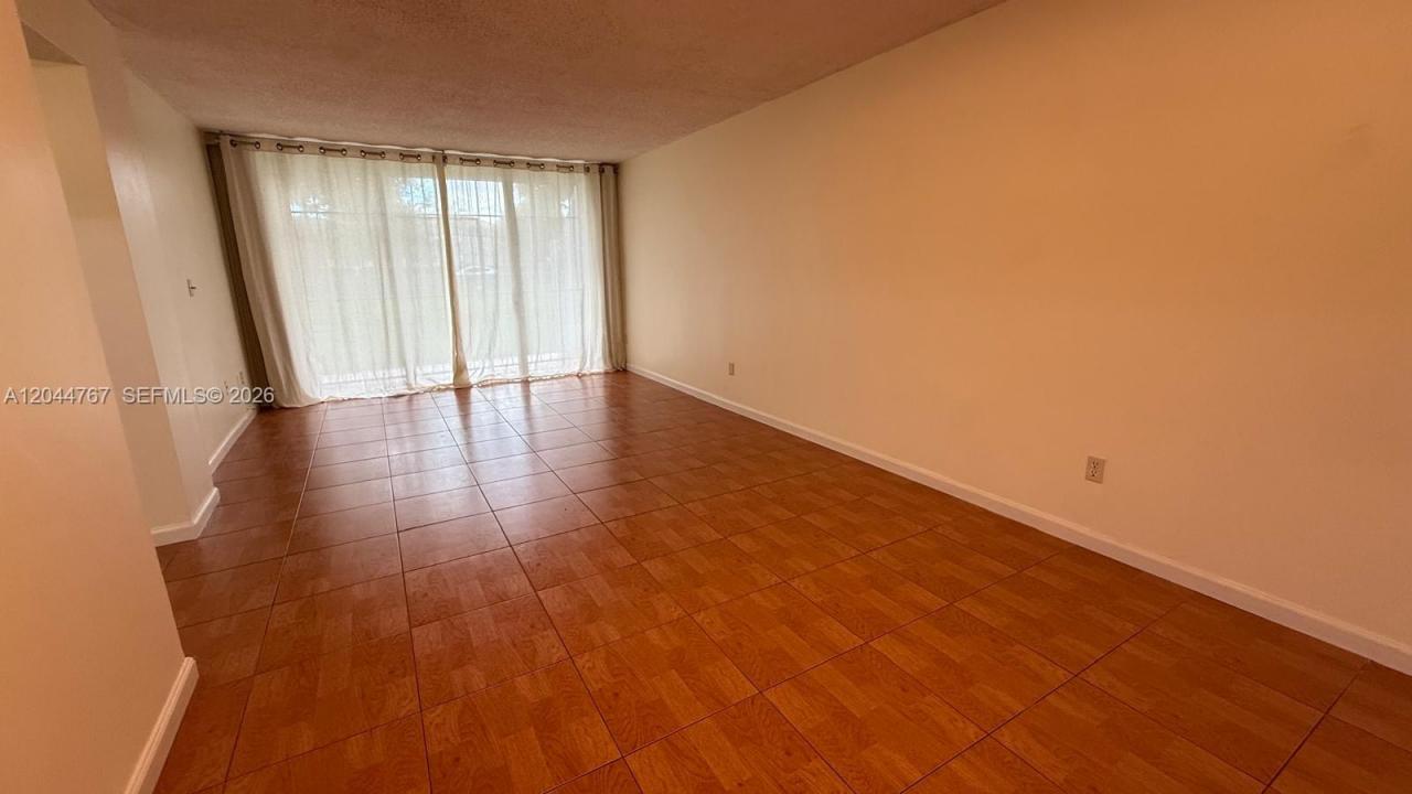 110 Fontainebleau Blvd 101, Miami, Florida 33172, USA