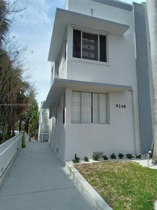9248 Collins Ave 205, Surfside, Florida 33154, Stati Uniti