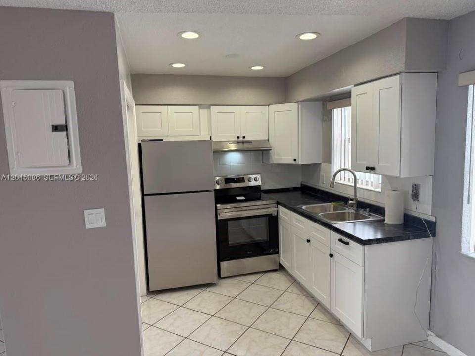 5870 NW 16th Pl 4, Sunrise, Floride 33313, États-Unis