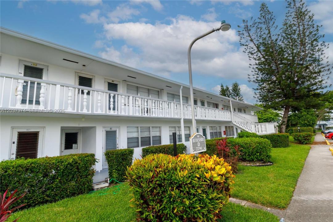 90 Berkshire D 90, West Palm Beach, Florida 33417, USA
