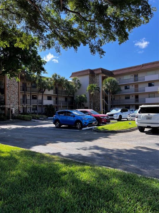 4975 E Sabal Palm Blvd 304, Tamarac, Floride 33319, États-Unis