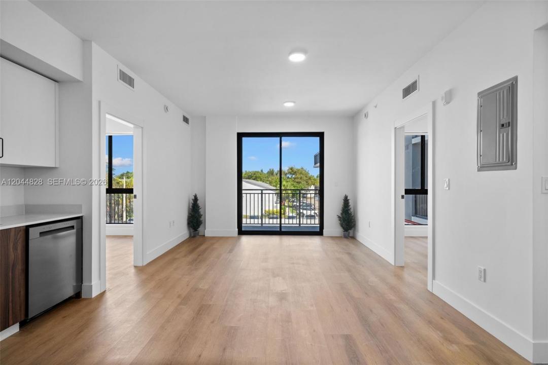 2479 NE 192nd St 308, Miami, Floride 33180, États-Unis