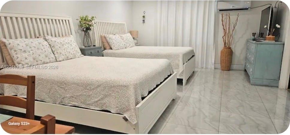 144 NW 7th Ave 2, Dania Beach, Florida 33004, Stati Uniti
