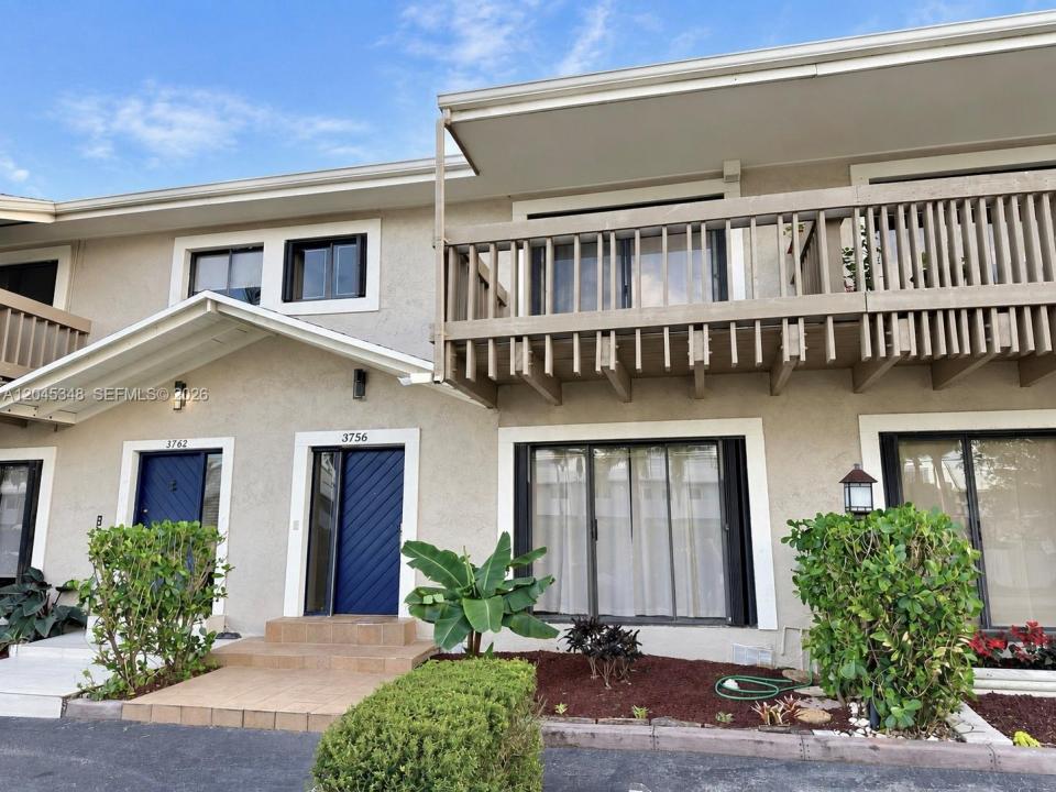 3756 NE 166th St 112, North Miami Beach, Floride 33160, États-Unis