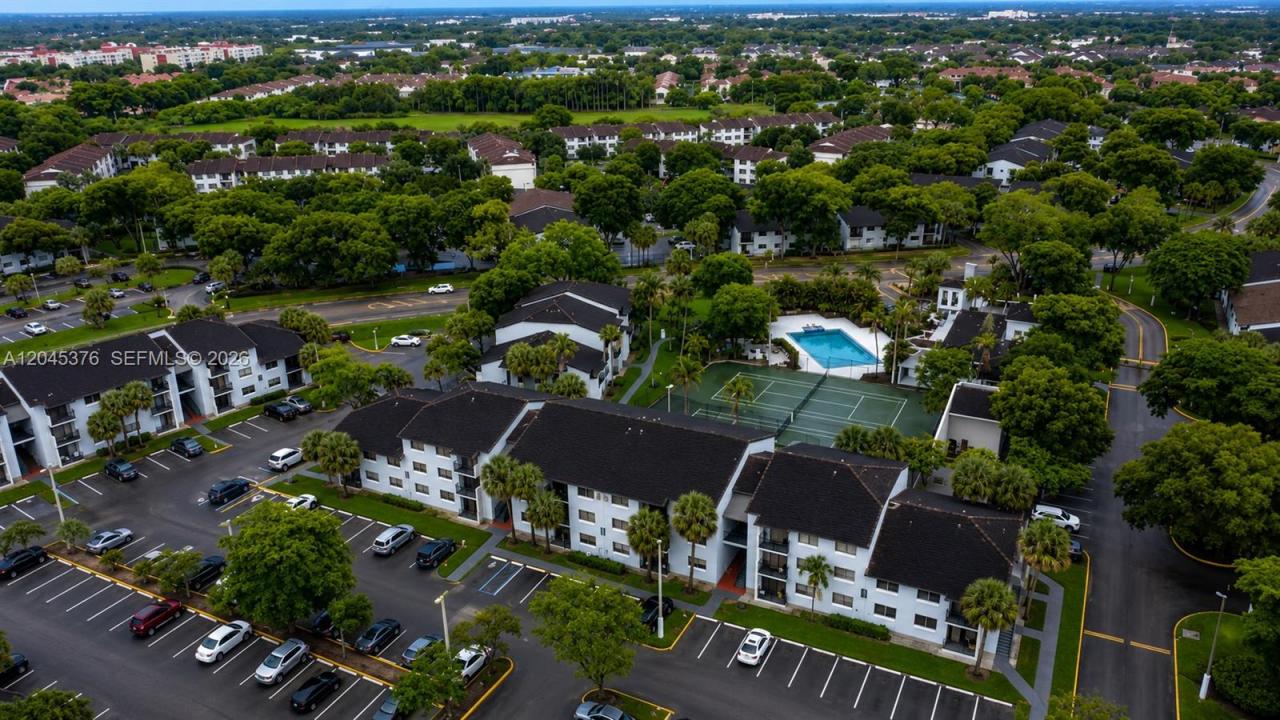7090 NW 179th St 108, Hialeah, Florida 33015, Stati Uniti