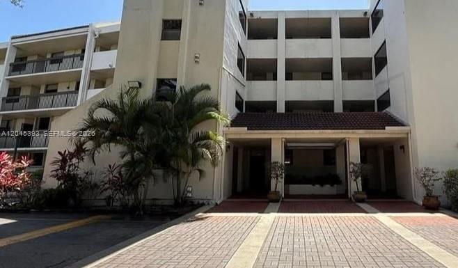109 Lake Emerald Dr 105, Oakland Park, Floride 33309, États-Unis