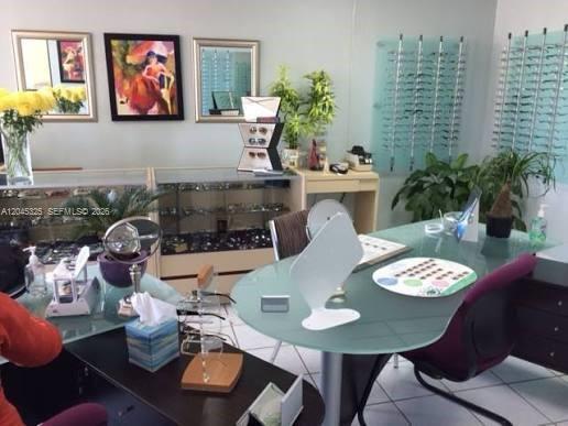 OPTICAL on W Flagler St, Miami, فلوريدا 33135, الولايات المتحدة