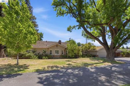 Greenwich Ln, Modesto, California 95350, Stati Uniti