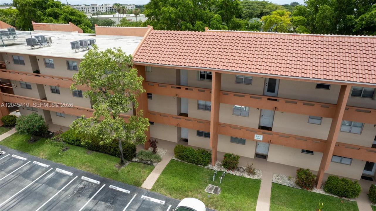 8814 W Mcnab Rd 204, Tamarac, Florida 33321, Stati Uniti