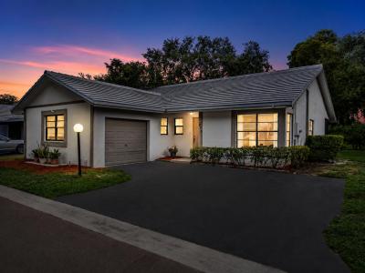 425 Shadow Wood Lane, Coral Springs, Florida 33071, USA