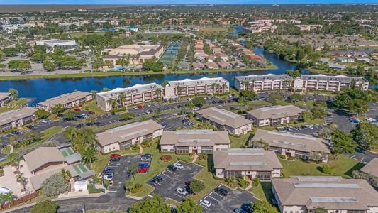 9994 N Belfort Cir 210, Tamarac, Florida 33321, USA
