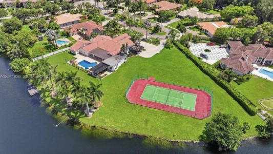 16170 Saddle Ln, Weston, Florida 33326, USA