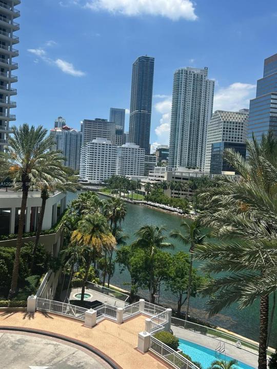 901 Brickell Key Blvd 702, Miami, Floryda 33131, USA