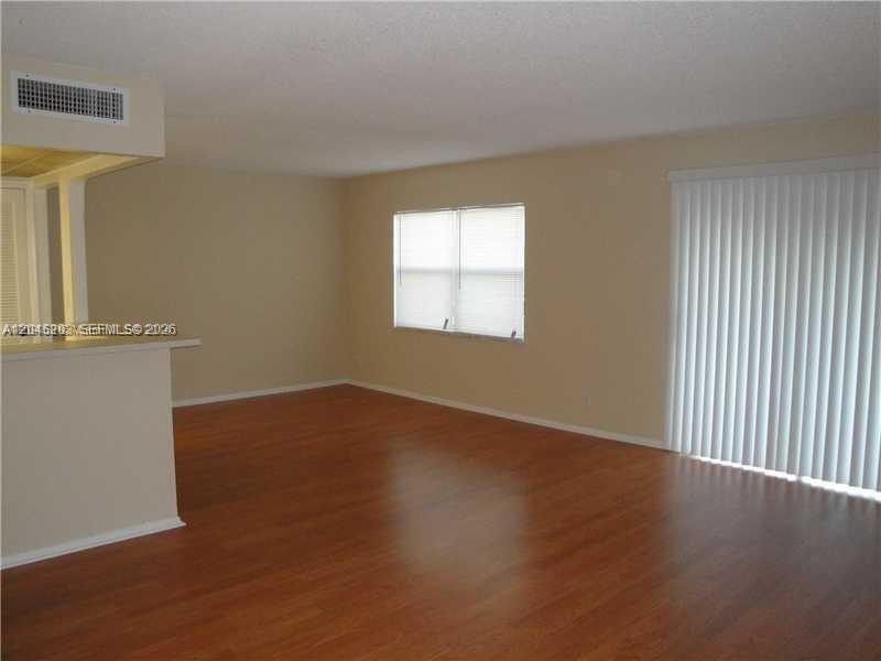 18111 NW 68th Ave I208, Hialeah, Florida 33015, Stati Uniti