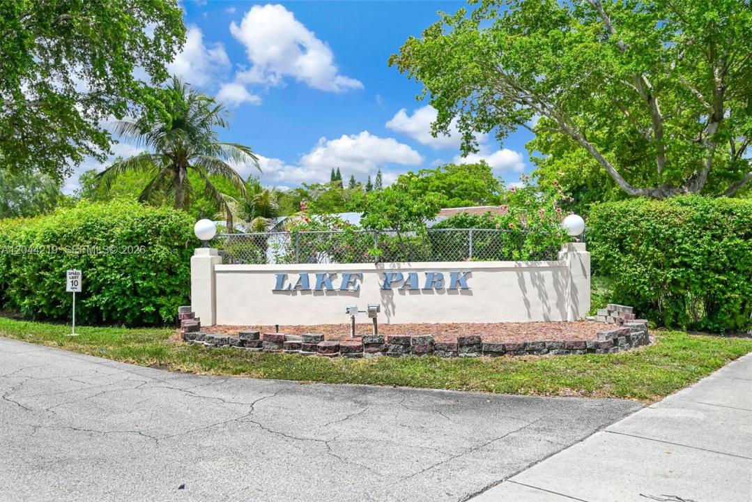 942 NE 199th St 4E, Miami, Florida 33179, Stati Uniti