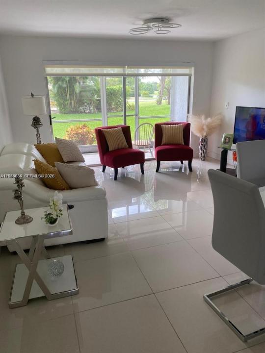 8838 W Mcnab Rd 104, Tamarac, Floride 33321, États-Unis
