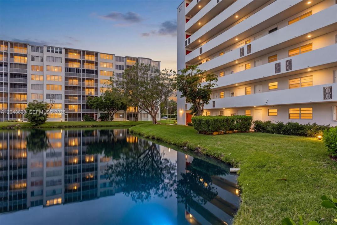 1780 NE 191st St 100-2, North Miami Beach, Flórida 33179, Estados Unidos