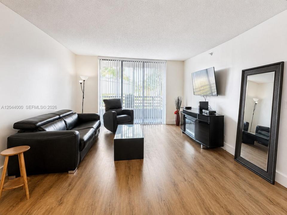 3300 NE 191st St 211, Aventura, Florida 33180, Stati Uniti