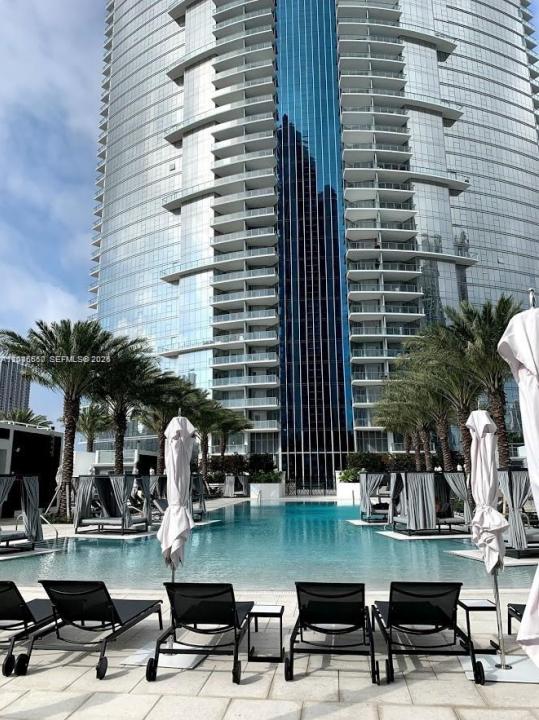 851 NE 1st Ave 2702, Miami, Floride 33132, États-Unis