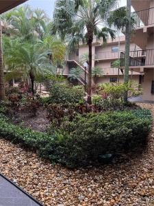 10975 SW 107th St 302, Miami, Florida 33176, USA