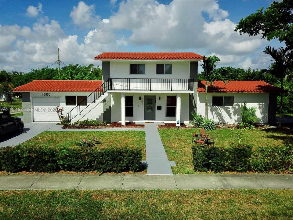 17880 NE 13th Ave, North Miami Beach, Florida 33162, USA