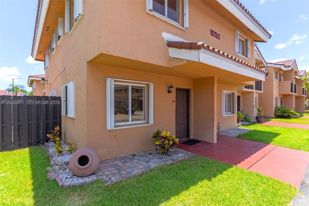 8252 NW 6th Ter 235, Miami, Floride 33126, États-Unis