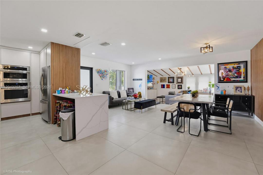 2450 NE 209th Ter, Miami, Floride 33180, États-Unis