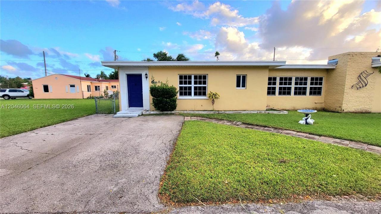 720 NE 5th St 1-1, Hallandale Beach, Florida 33009, USA