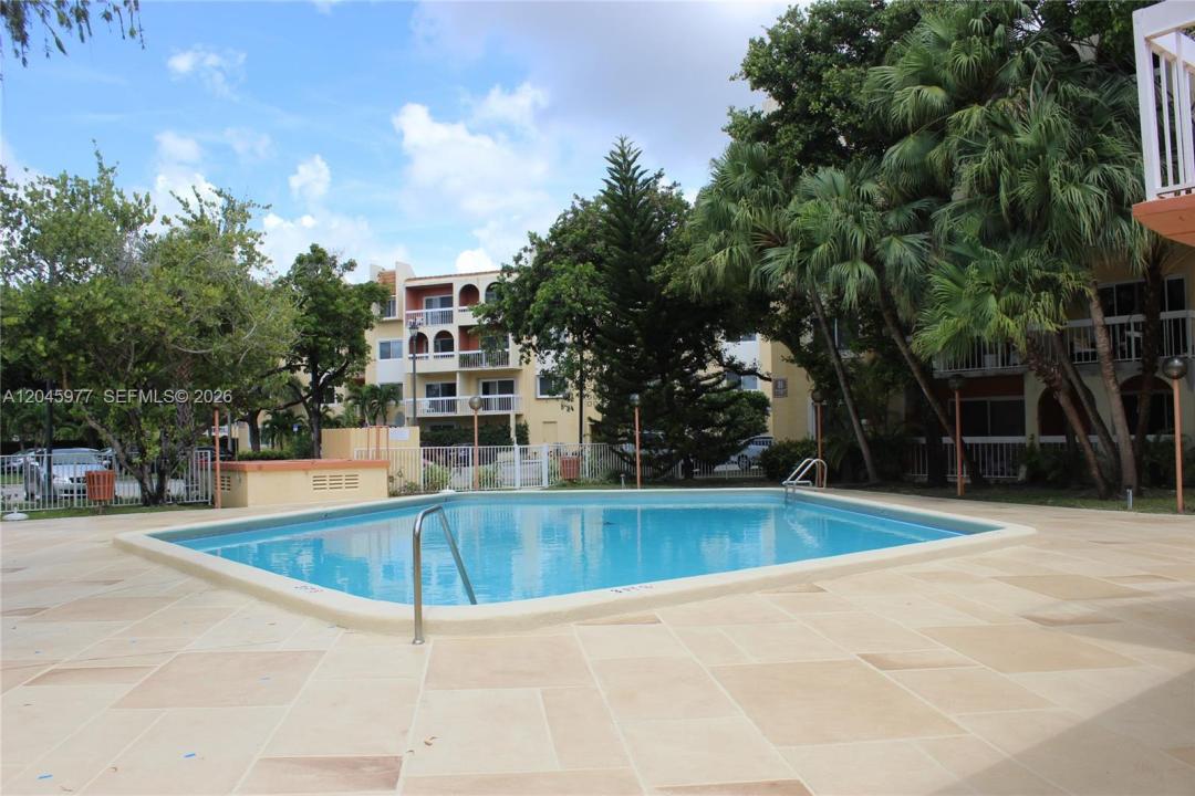 7705 Camino Real B-215, Miami, Florida 33143, Stati Uniti