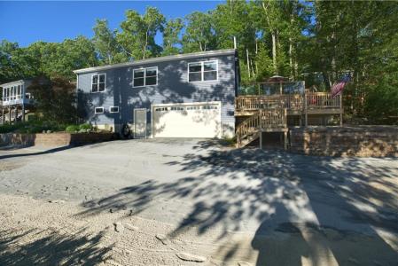 184 Moores Lane, Burrillville, Rhode Island 02859, USA