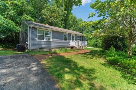 7 Boulder Drive, Johnston, Rhode Island 02919, USA