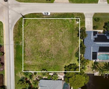 2014 EVEREST PKWY, Cape Coral, फ्लोरिडा 33904, संयुक्त राज्य अमेरिका