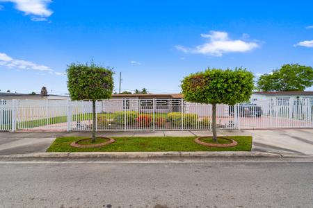 6160 W 14th Avenue, Hialeah, Florida 33012, Estados Unidos