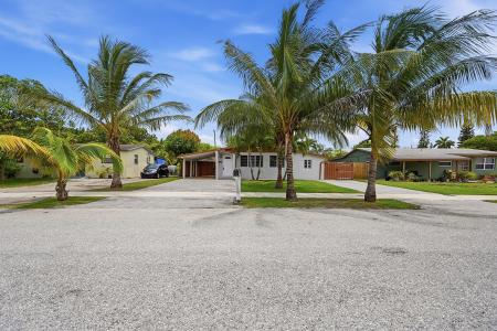4380 NW 59th Court, North Lauderdale, Florida 33319, USA