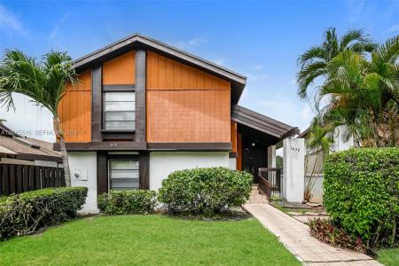 1430 W Sandpiper Cir, Pembroke Pines, Florida 33026, USA