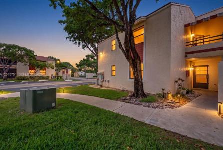 20065 NE 3rd Ct 5, Miami, Florida 33179, USA